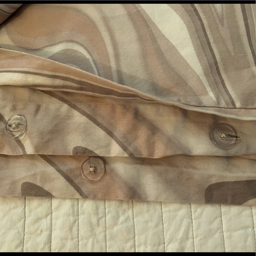 Crate & Barrel Marble Twin Duvet Cover and matching Marble Standard Sham
